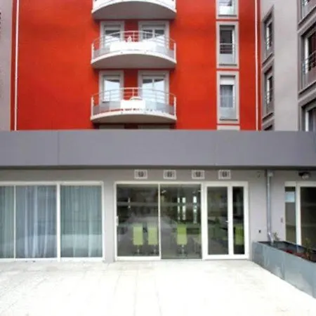 Hotel Park And Confort Lhers