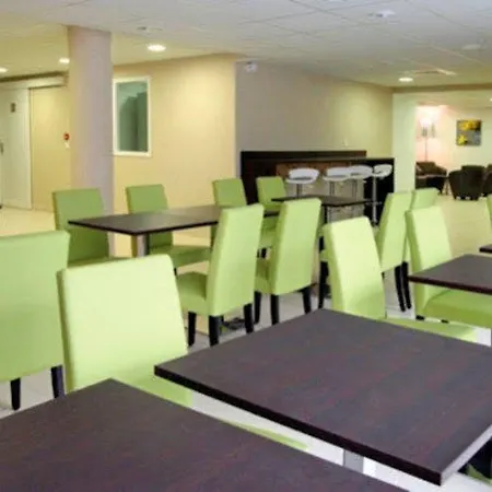 Park And Confort Lhers 3* Toulouse